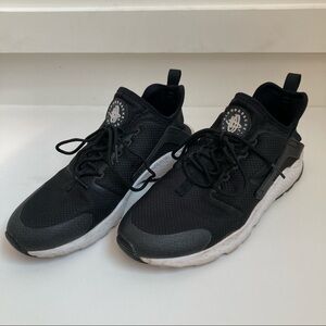 Nike Air Huarache Black Running Shoes Sz 10.5 RN 89151-008